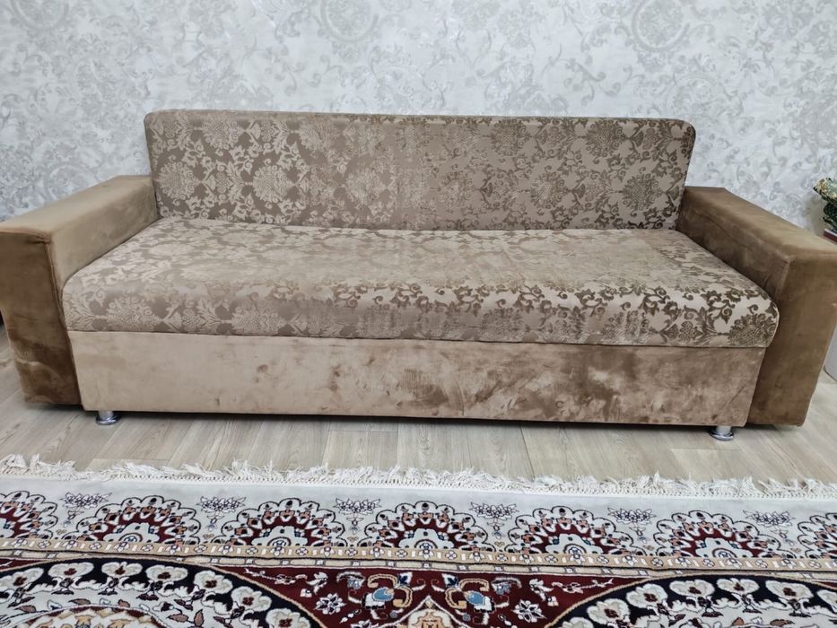 Диван сатылады бағасы келісеміз тел соғып біле аласыңыз ………………………………..