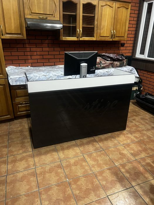 Продам стол с манитором вмести