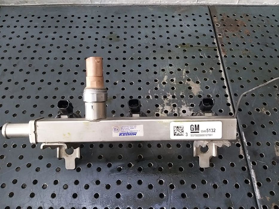 Rampa cu injectoare 1.0 b lpg opel karl 55495132 67r010310 110r000295