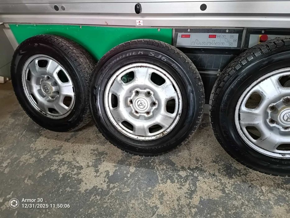 Toyota джанти 17" с гуми hylux/ land cruiser