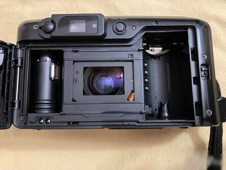 Фотоаппарат пленочный Olympus Superzoom 115.