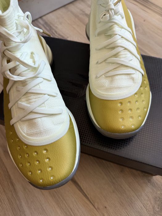 Оригинални нови маратонки Under Armour Curry 4 Retro! 44,5 н