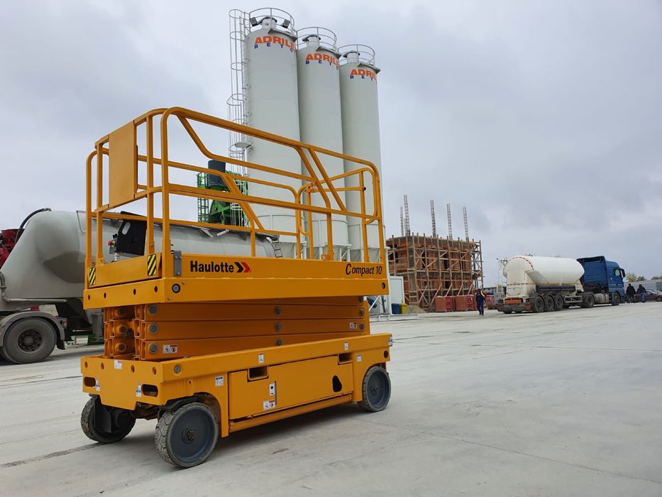 Închiriez Nacela tip Foarfeca