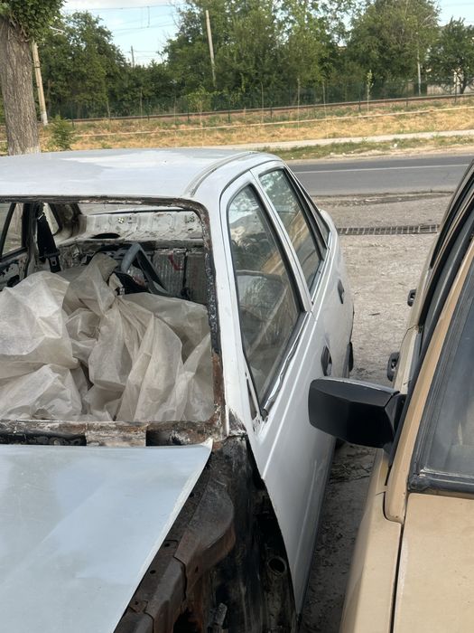 Nexiya 1 kuzof, 4 eshik