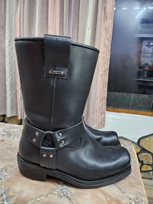 Рокерски ботуши номер 39