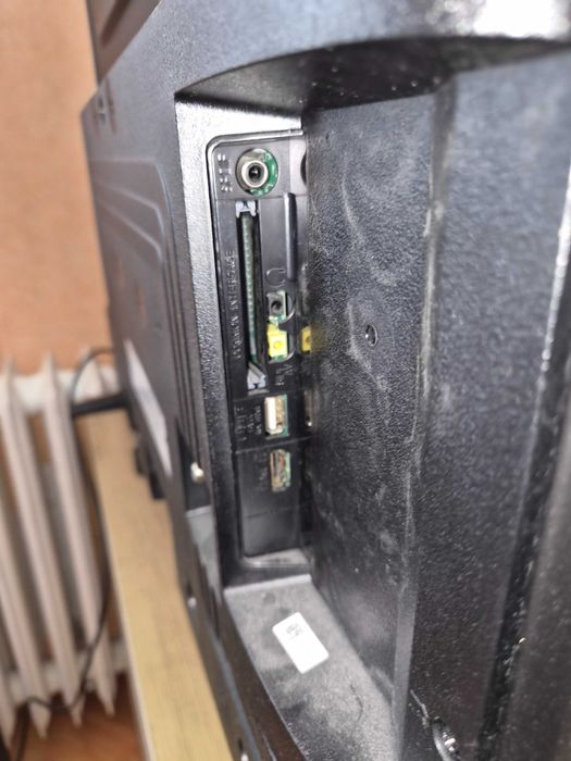 Телевизор JVC LT-40VAF3300 за части, счупена матрица