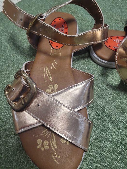 Дамски сандали.7