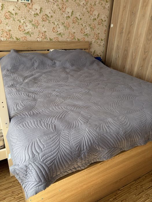 Продам крлвать с тумбочками