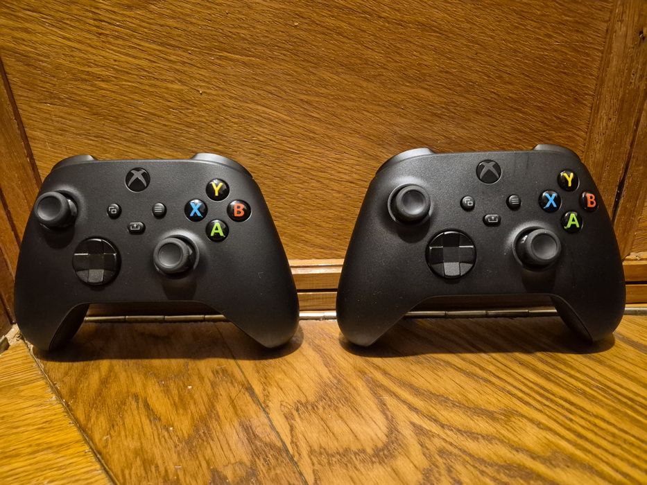 Xbox Series X, 2 x Controller