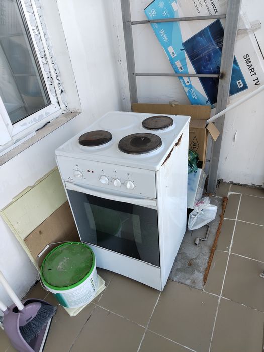 Продам холодильник и эл плитку