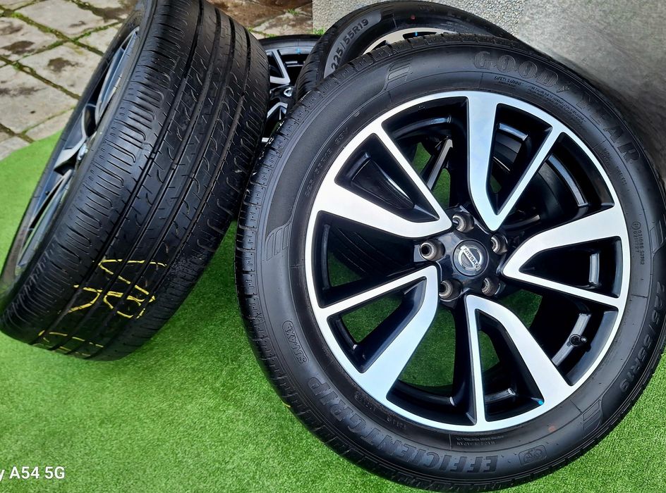 Продавам 4бр оригинални 19-ки джанти с летни гуми за Нисан X-Trail, Qashqai, Dacia, Renault