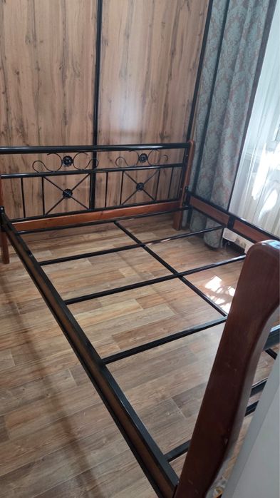 Кровать с матрасом, б/у