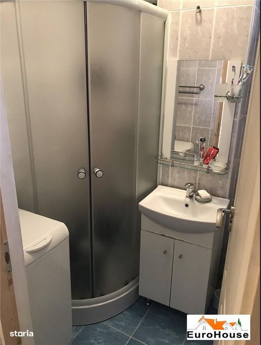 Apartament 3 Camere De Vanzare , Cetate