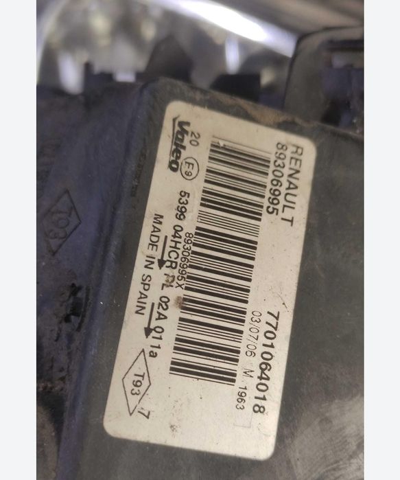 Far Stanga dreapta Renault Megane 2 si cu lupa European