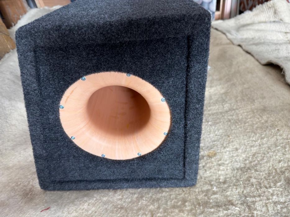 продам сабвуфер в идеальном состоянии