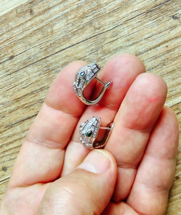 Обеци със змийски глави - Serpenti Earrings на Bvlgari инкрустирани с циркониеви камъни