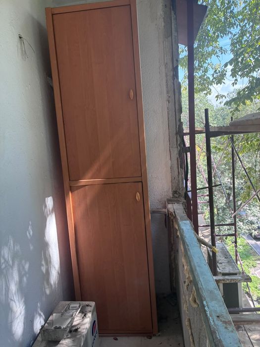 Продам большой шкаф