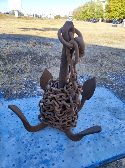 Старинна корабна котва