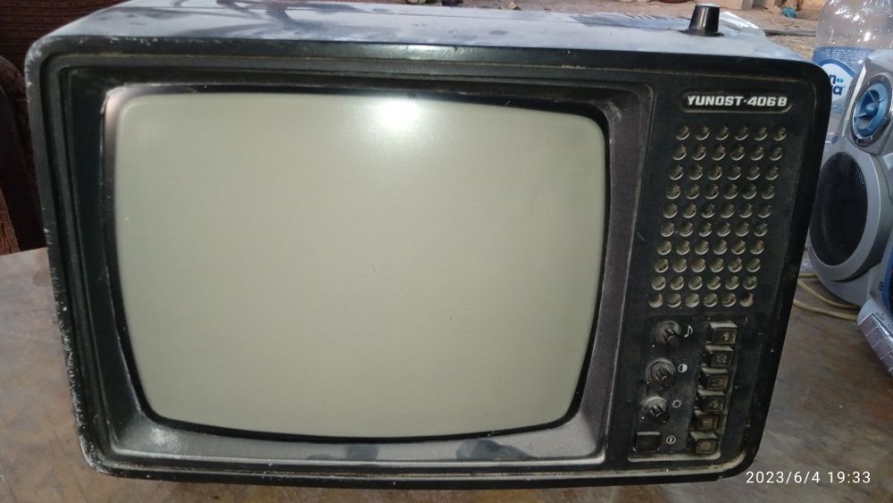 Телевизорлар сотилади срочно