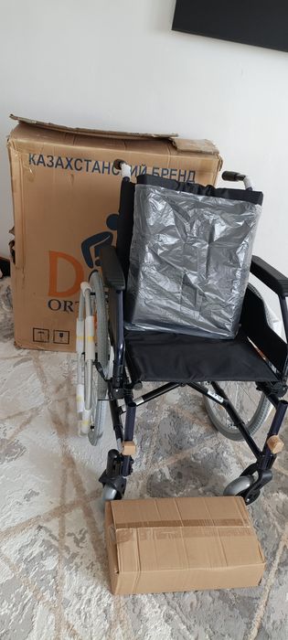 Продам новую  инвалидную коляску