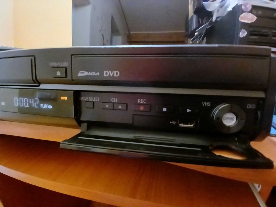 panasonic dmr-ez49v (dvd recorder-video recorder vhs) hifi stereo,hdmi, telecomanda,rezervat