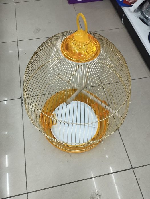 Продаю золотую клетку для птиц