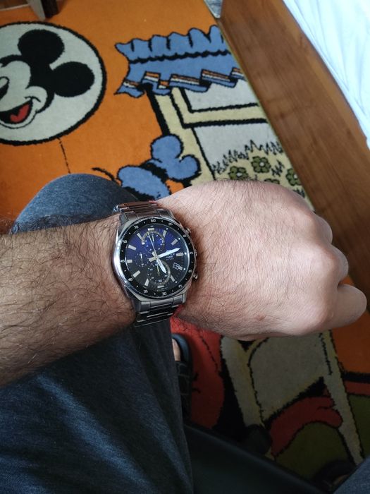 Casio edifice efv-600d-2avuef часовник