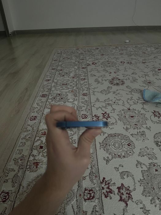 Продам Iphone 12