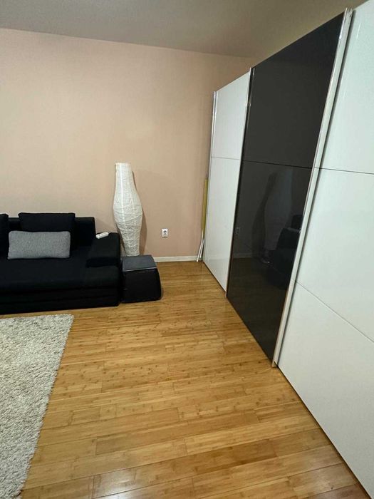 Dulap dressing cu 3 usi glisante cu față de sticlă (304x225x65)