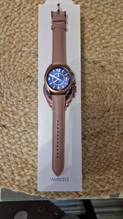 Samsung Galaxy Watch 3, 41mm. Дамски смарт часовник.