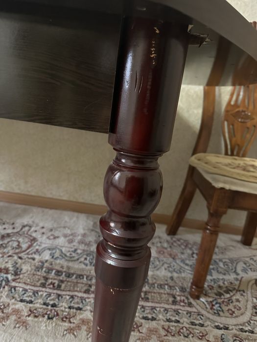 Стол в хорошом состояние