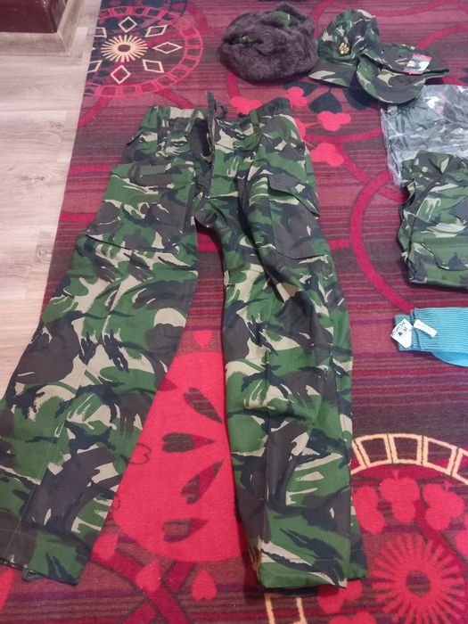Vand tinuta militară