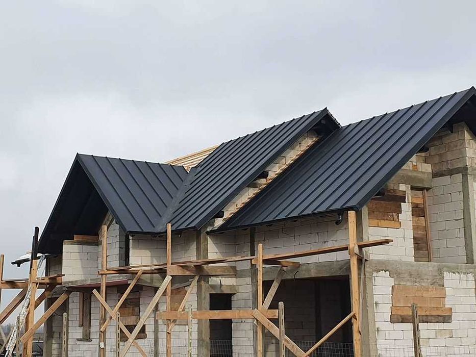 executam acoperisuri si reparati