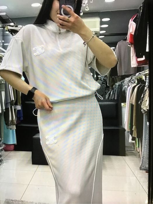 Женские костюмы новые,классические