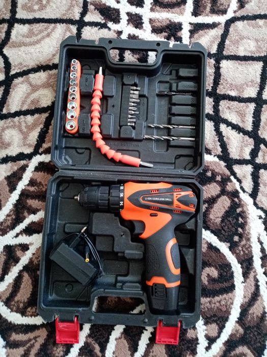 Продам шуруповёрт.