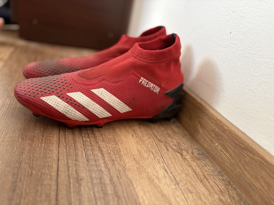 Ghete fotbal Adidas Predator Demonscale rosu 42 2/3 (US 9)