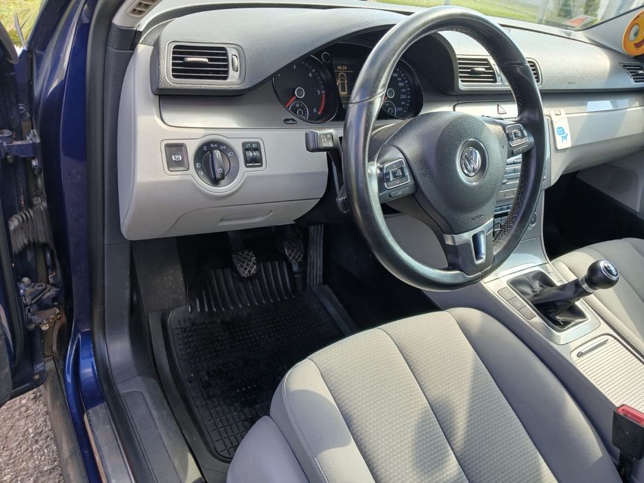 VOLKSWAGEN Passat 2010 — imagine 3