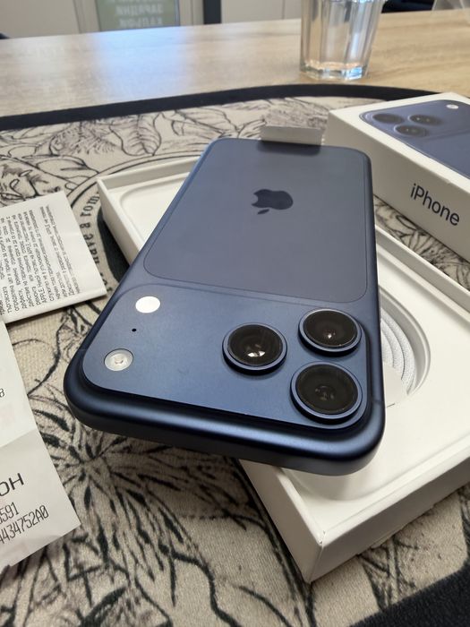 iPhone 17 Pro Max 256gb - нов с гаранция от Технополис