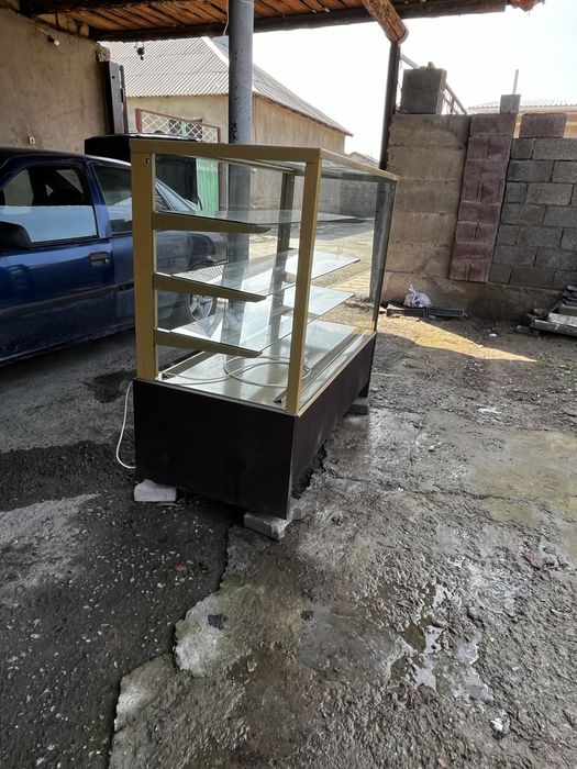 Витрина холодельник