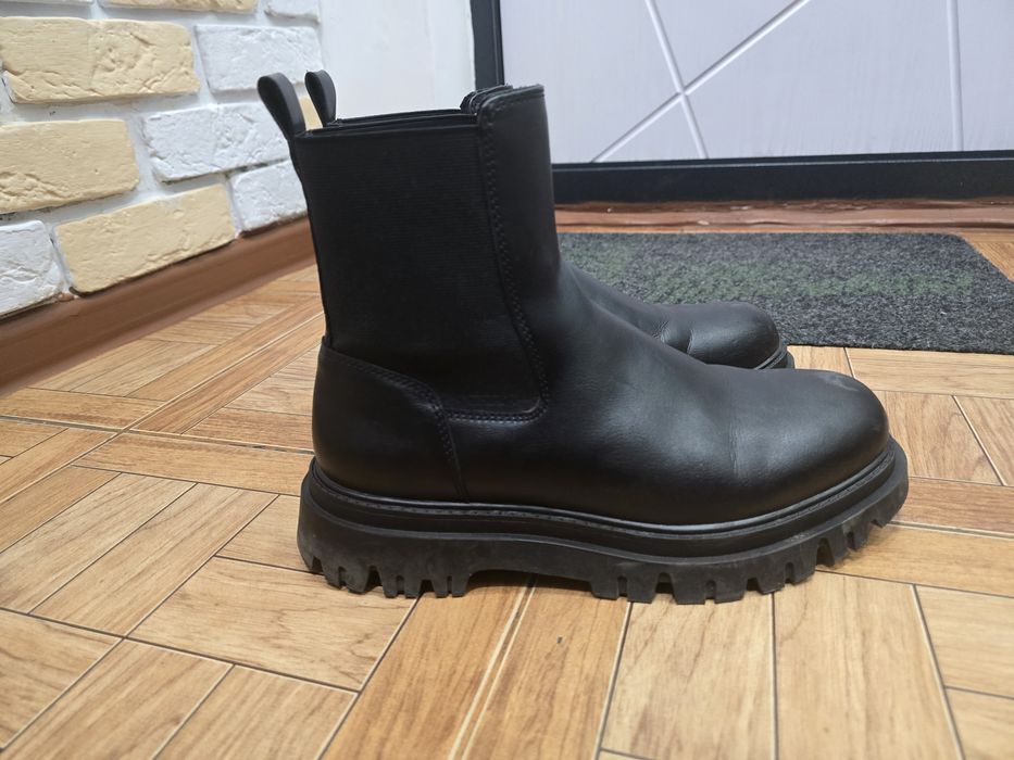 продам мужские ботинки от pull/bear