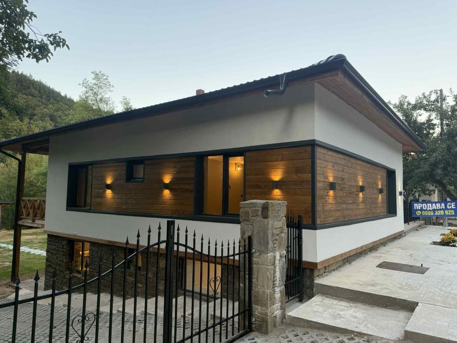 Продава се Къща в с. Велчево, Област Ловеч - 180 кв.м за 1389 €/кв.м - Снимка #1