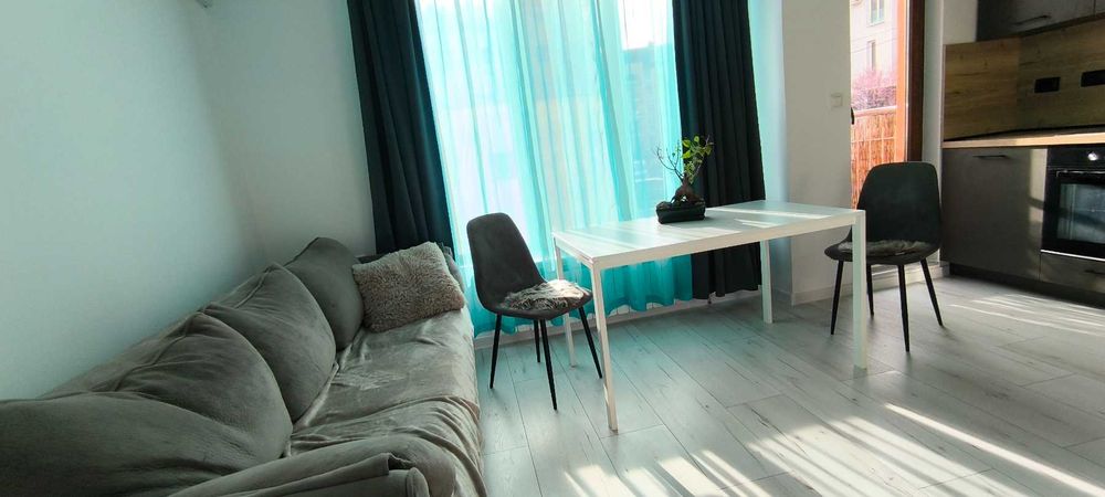 Тристаен апартамент в Манастирски ливади на ул.Иван Сусанин и гараж