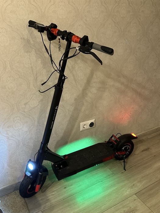 Продам самокат Kuquay M4 Pro