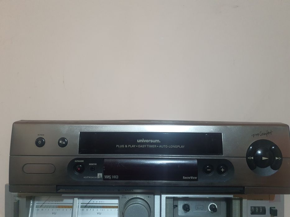 se vinde videorecorder universum vr 707 de piese