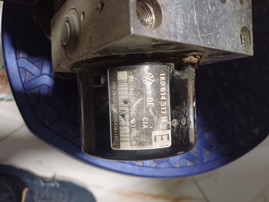 Pompa ABS Volkswagen cod 1k0614517h 1k0614517h Volkswagen VW Golf 5