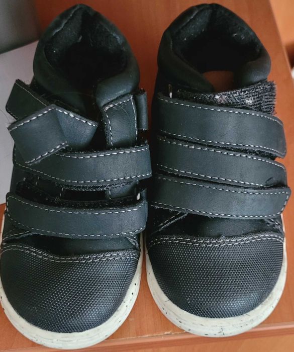 Детски спортни обувки