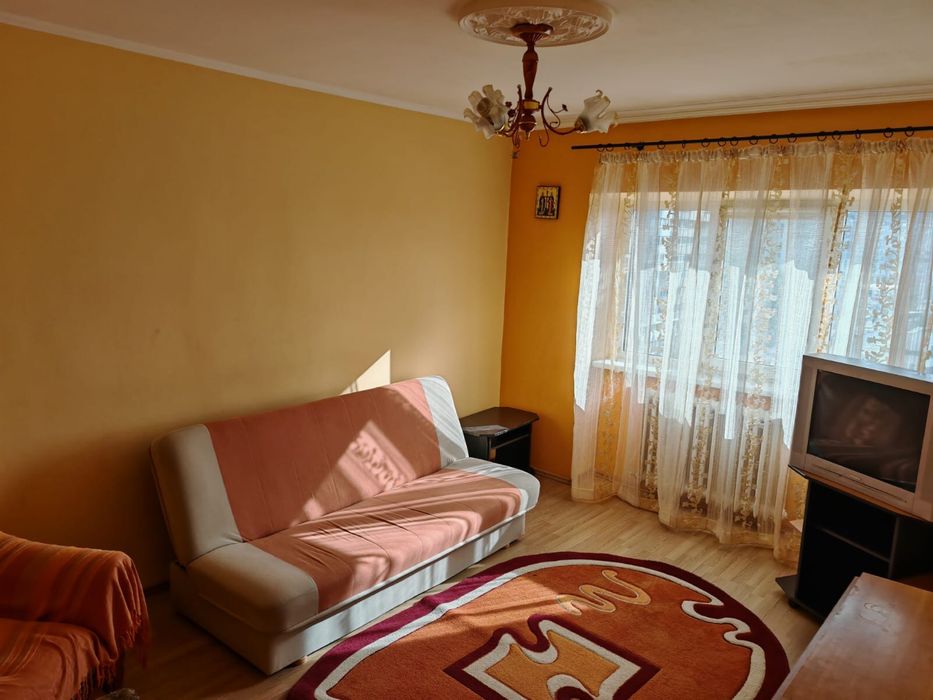 Propietar, vand  apartament 3 camere decomandat 82 mp in Pacurari, zona Lukoil