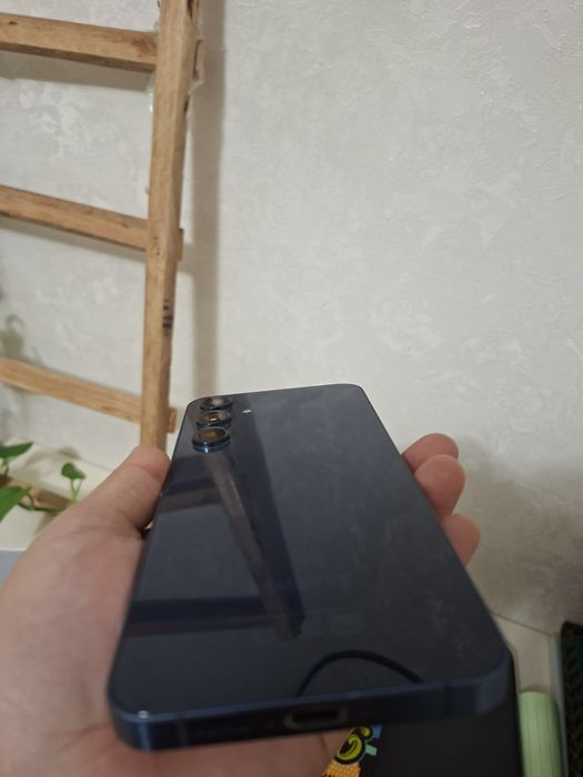 SAMSUNG A55  hech qachon ustaga olib borilmagan.