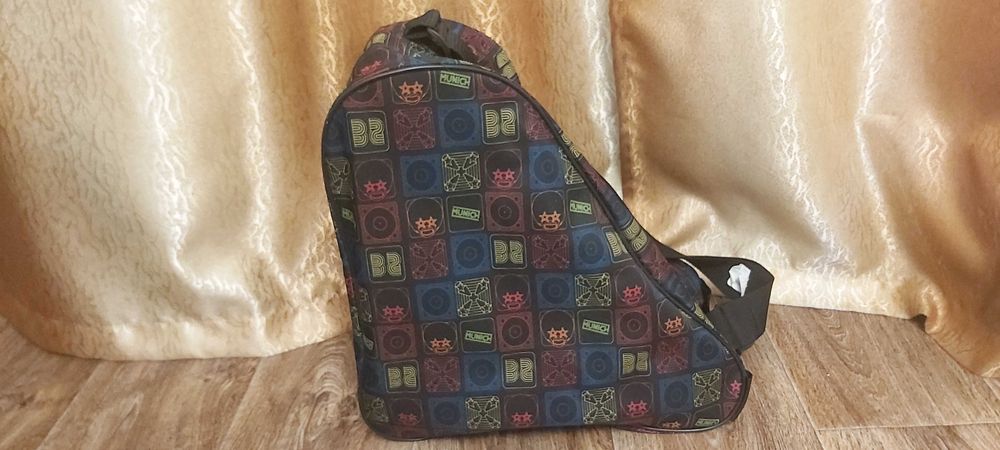 Продам женские фигурные коньки