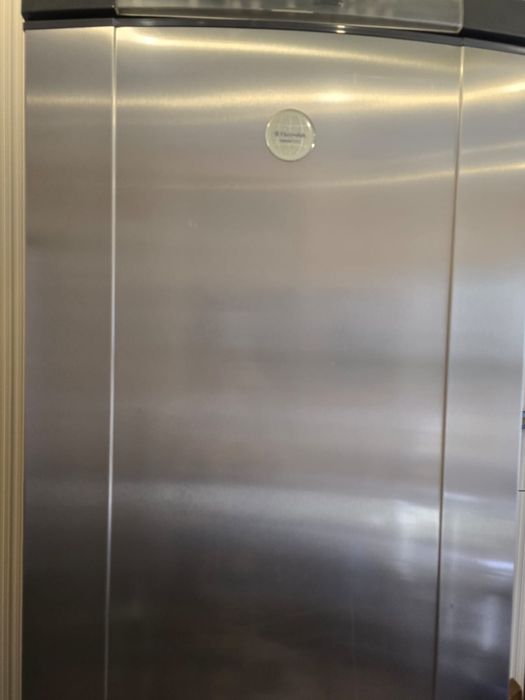 Продам холодильник Electrolux